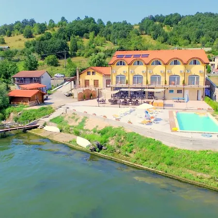 Mai Danube-3
